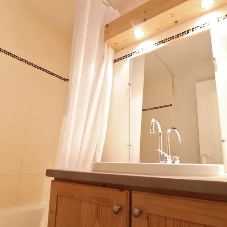 Au Pied Des Pistes, Proche Commerces, 4 Pers, Wi-fi Gratuit, Animaux Admis - Fr-1-182-201 Apartment *